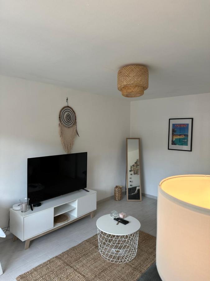 Spacieux Studio A Golfe Juan 2 Minutes Des Plages Vallauris Extérieur photo
